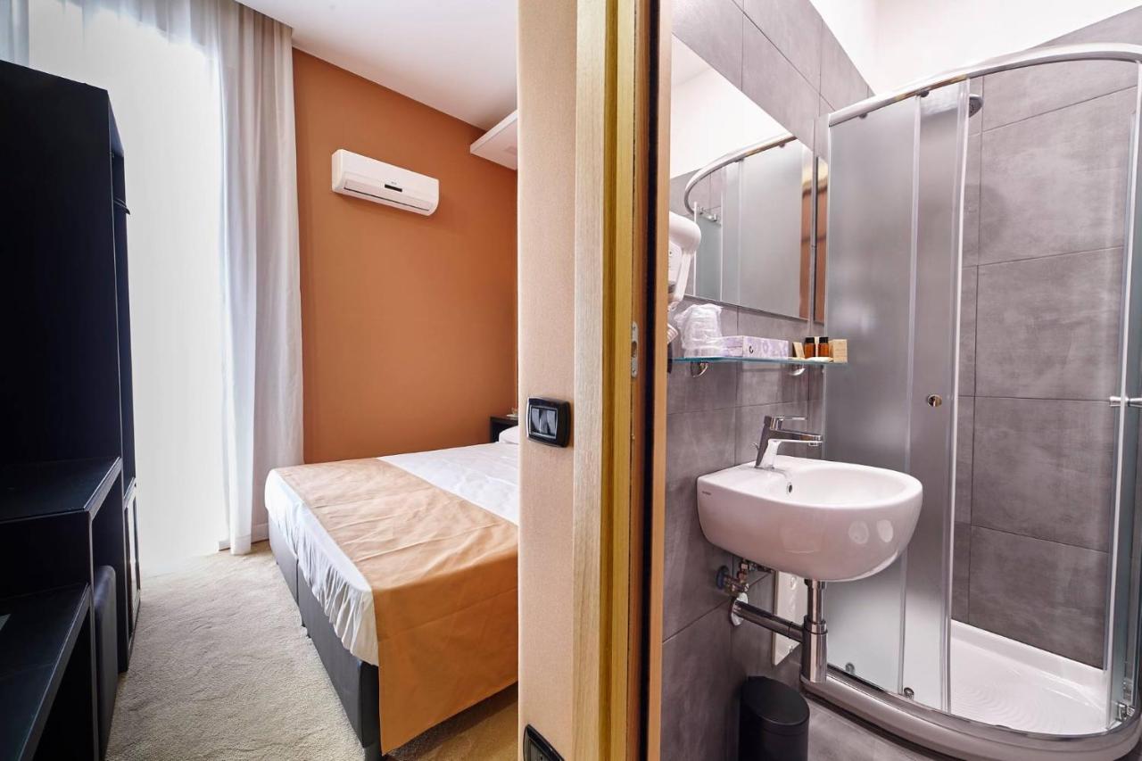 Sweet Central Hotel Caserta Ngoại thất bức ảnh