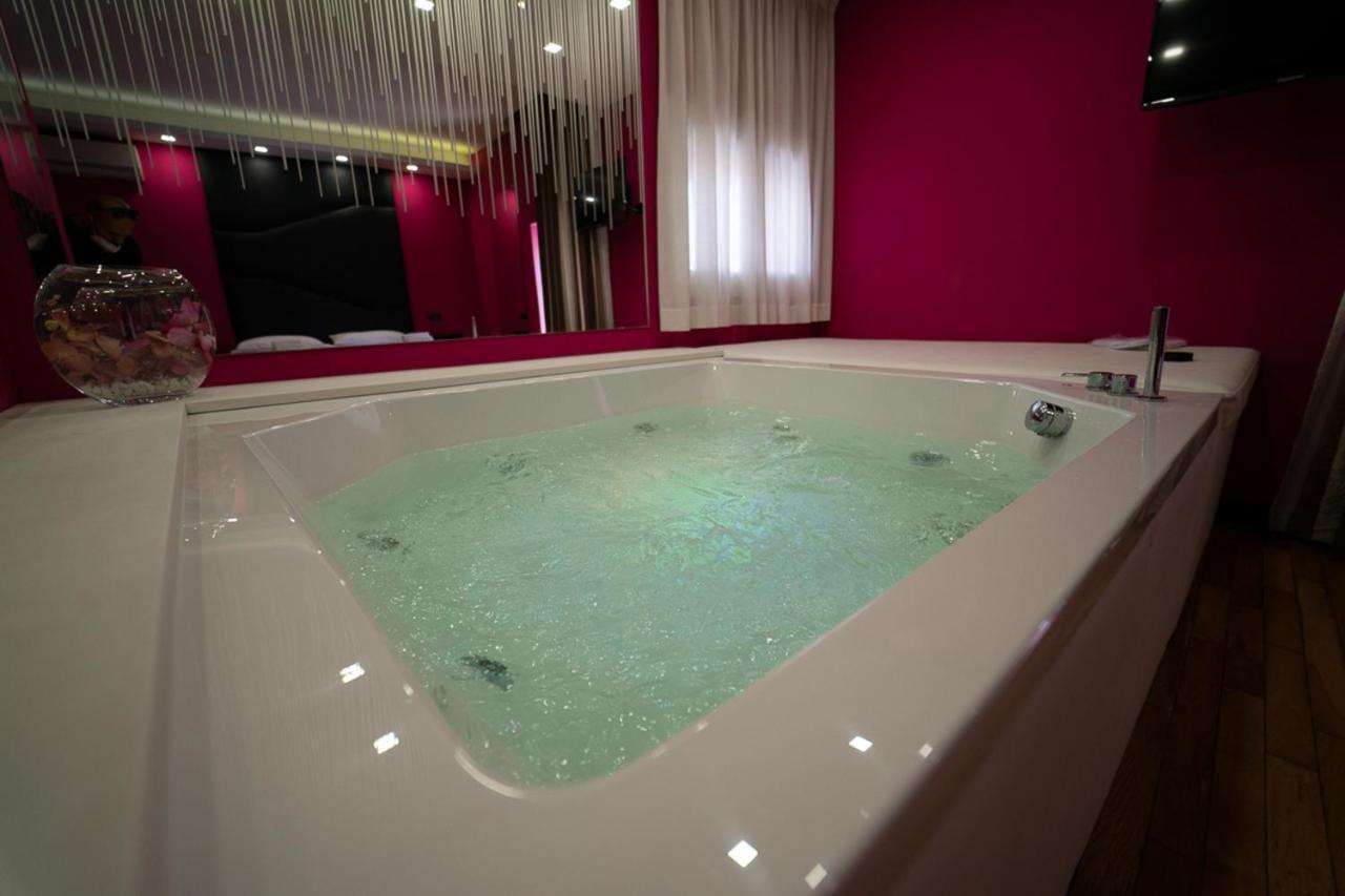 Sweet Central Hotel Caserta Ngoại thất bức ảnh