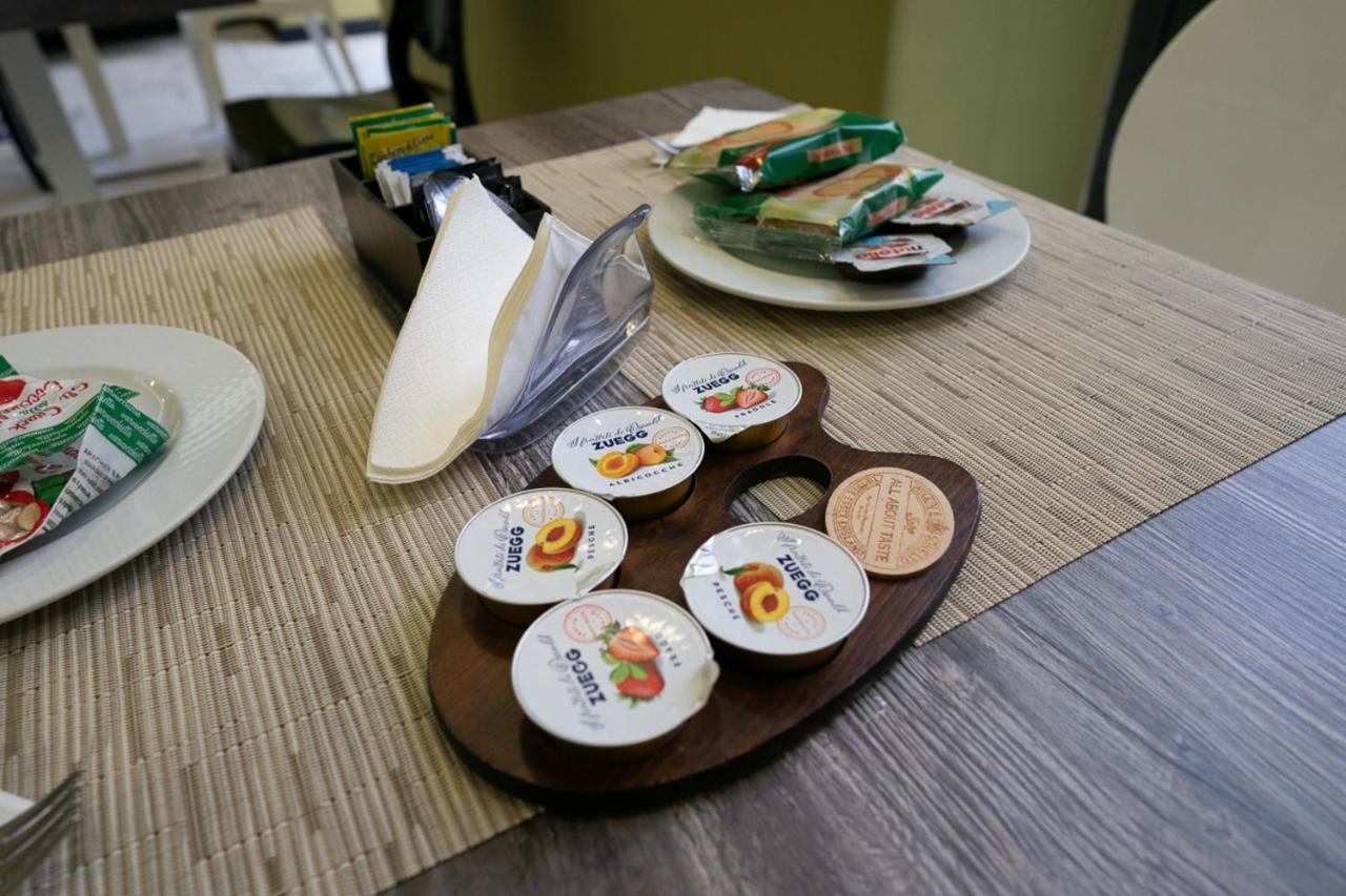 Sweet Central Hotel Caserta Ngoại thất bức ảnh