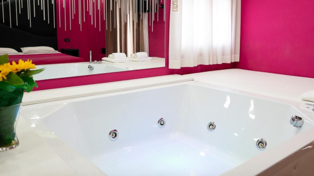 Sweet Central Hotel Caserta Ngoại thất bức ảnh