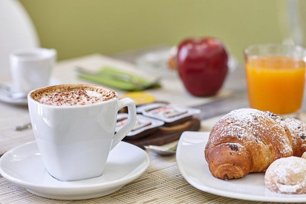 Sweet Central Hotel Caserta Ngoại thất bức ảnh