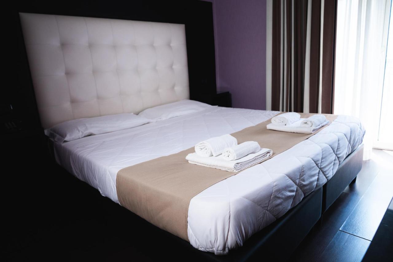 Sweet Central Hotel Caserta Ngoại thất bức ảnh