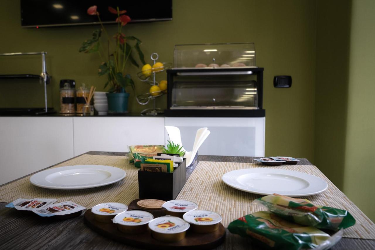 Sweet Central Hotel Caserta Ngoại thất bức ảnh