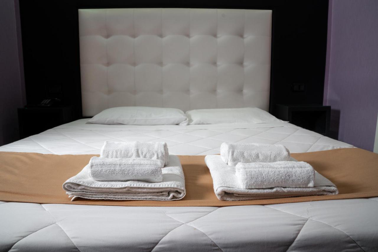 Sweet Central Hotel Caserta Ngoại thất bức ảnh